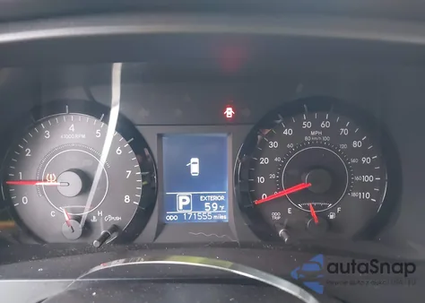 2015 Toyota Sienna Le 8 Passenger z USA, uszkodzony, nr VIN 5TDKK3DC3FS566118